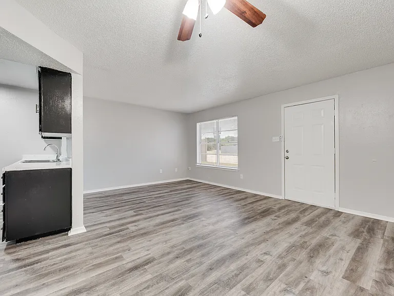 6626 Reeves St — Photo 5
