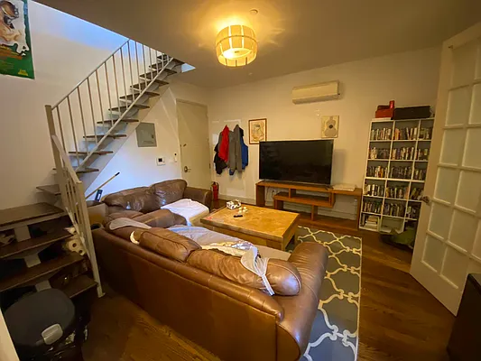 Rented by Premier Metro Realty Corp | media 12