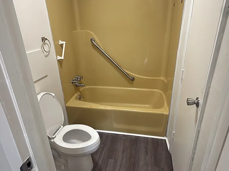 1083 Harold Dr #1 — Photo 6