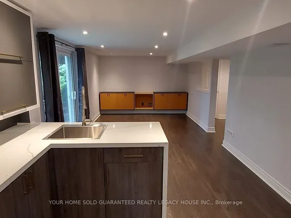 406 Orsi Ave #Basement, Bradford West Gwillimbury, ON L3Z 1B9