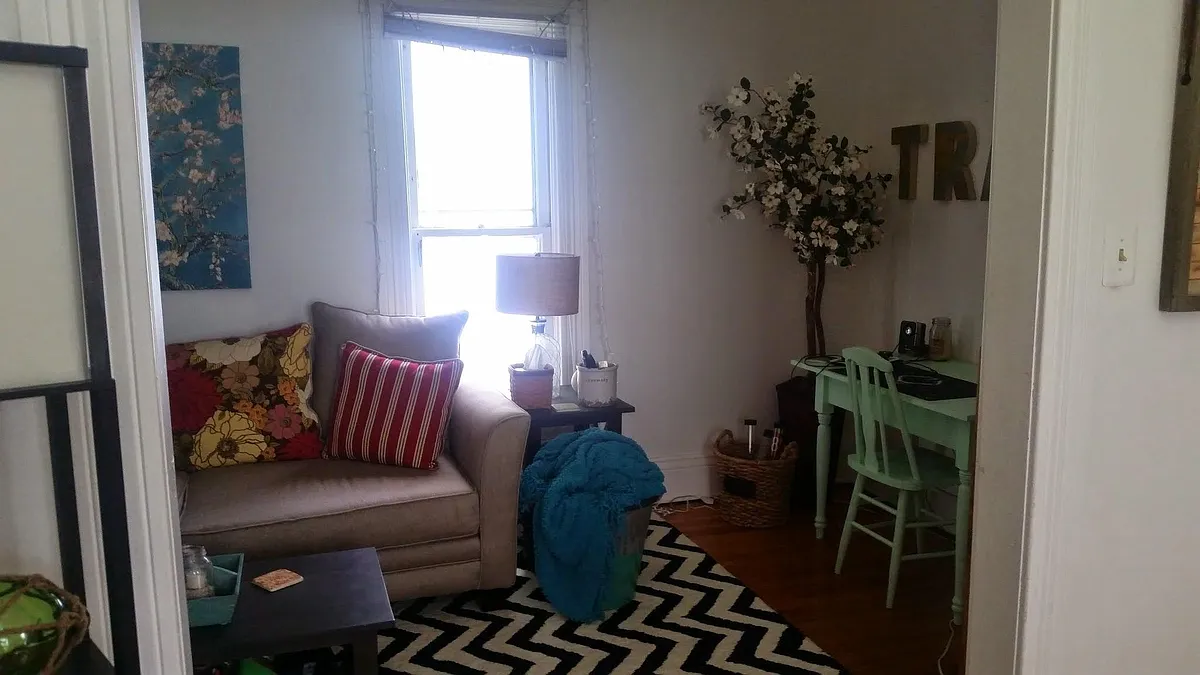 side bedroom - 1009 Packard St #1