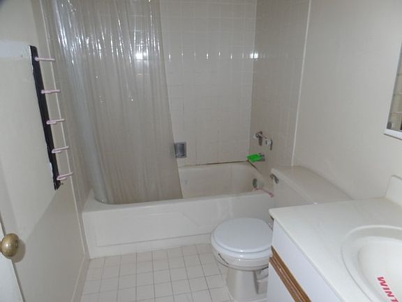 4th image of 3001 S Michigan Ave Unit 403