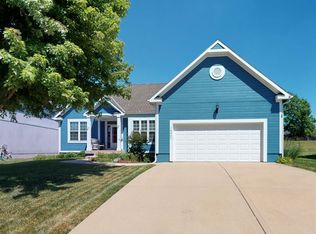 15447 S Greenwood St, Olathe, KS 66062