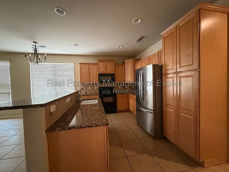 5640 W Kowalsky Ln — Photo 4