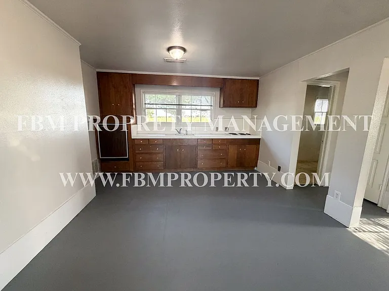 2200 Country Club Rd #A — Photo 3