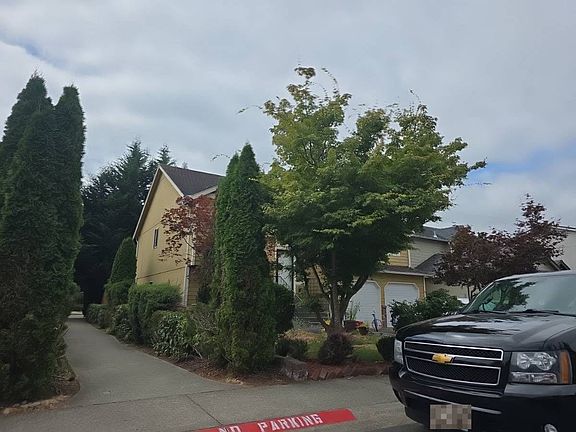 3rd image of 138 177th St E