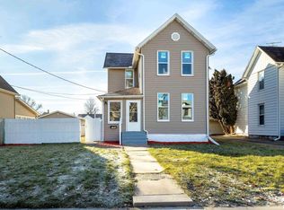 1006 17th Ave, Moline, IL 61265