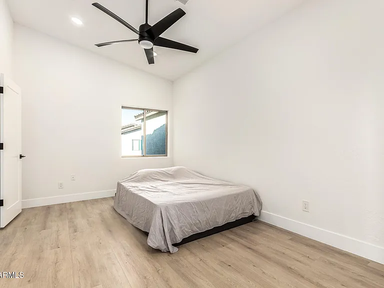 3034 N 39th St #12 — Photo 11