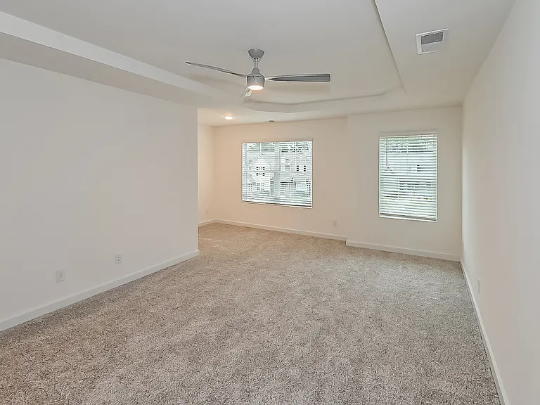 132 The Heights Dr — Photo 8