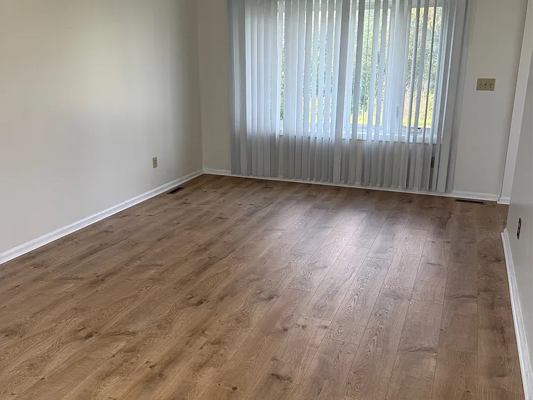 507 Lovers Ln — Photo 3