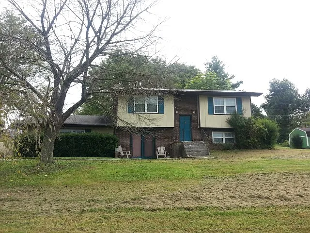 241 Dover Ave — Photo 2