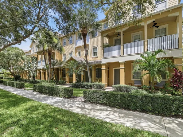 127 E Thatch Palm Cir, Jupiter, FL 33458