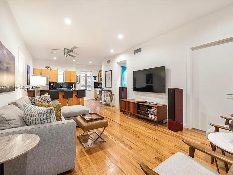 1551 Lenox Ave #8 — Photo 6