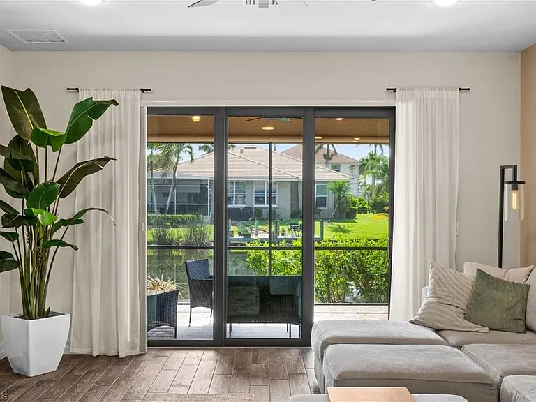 14750 Laguna Dr — Photo 18