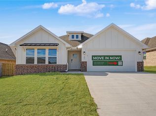 301 Spicewood Trl, Centerton, AR 72719