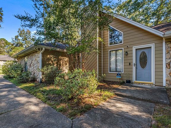 3rd image of 1540 Chadwick Way