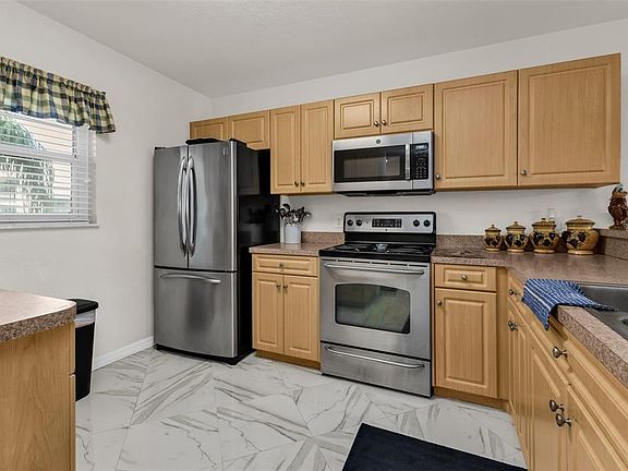 3rd image of 175 KINGS HIGHWAY #227-B7