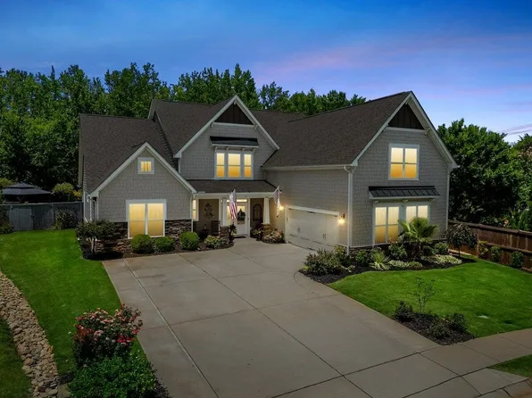 2 Belterra Dr, Simpsonville, SC 29681