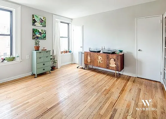 Rented by Warburg | media 20