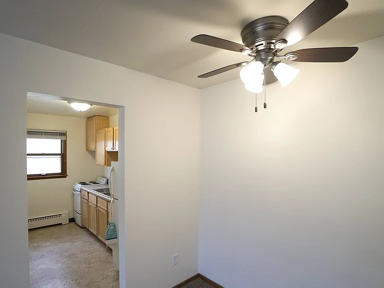 Adrian Apartments (CLO) — Photo 10