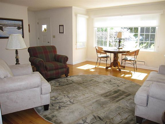 4th image of 327 Kenilworth Dr