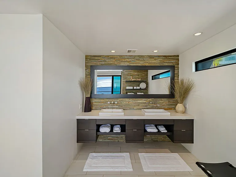 25250 Malibu Rd — Photo 38