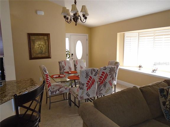 2nd image of 2110 Mallory Cir