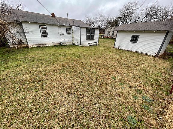 5th image of 1419 NE 25th St