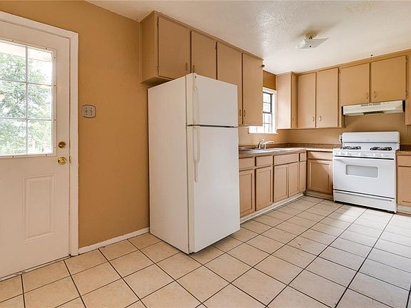 5th image of 1217 W Felix St