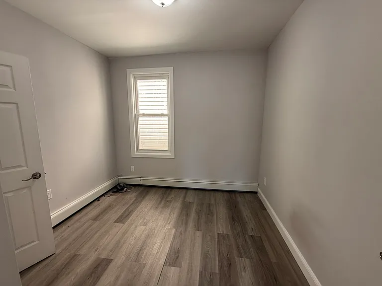17 William St #2 — Photo 5