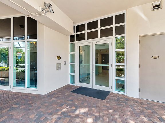 5th image of 111 SW 8th Ave #1402