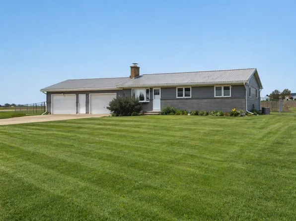 1751 Maples Rd, Dixon, IL 61021