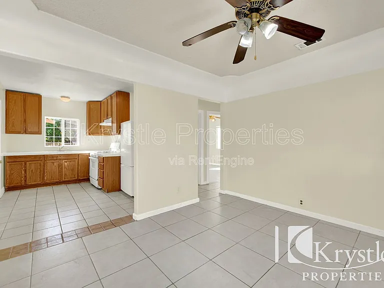 412 Home Acres Ave — Photo 2