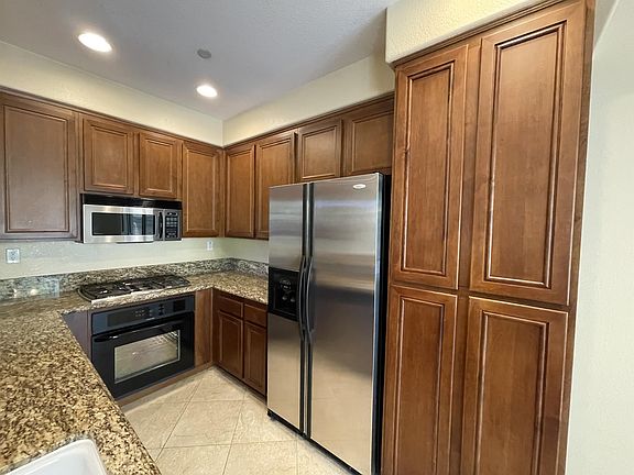4th image of 2747 Matera Ln #2747