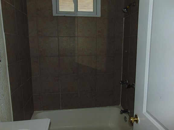 Full bath tub and shower combo