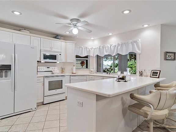 4th image of 1 Somerset Ln