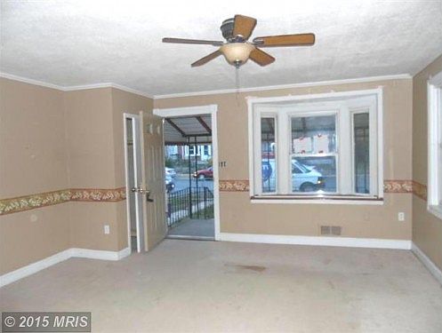 3rd image of 1933 Dineen Dr