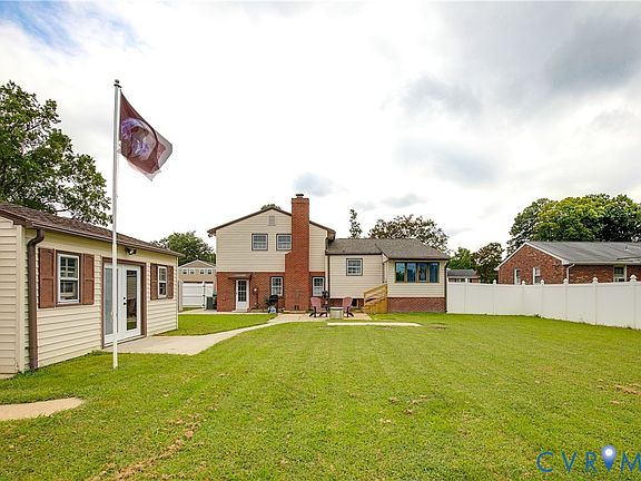 5th image of 908 Yorkshire Rd