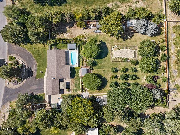 4th image of 530 Country Dr