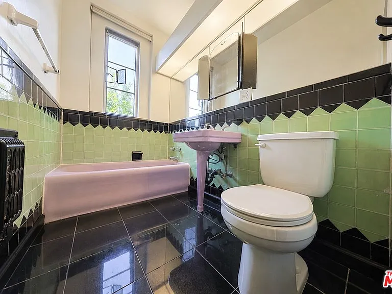 1314 N Hayworth Ave #303 — Photo 19