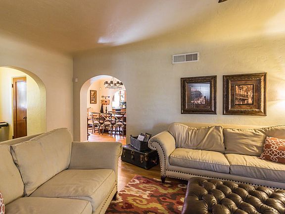 305 W Lynwood lvg:din:kitch