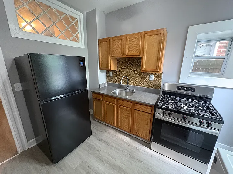 1711 Ashburton St — Photo 4