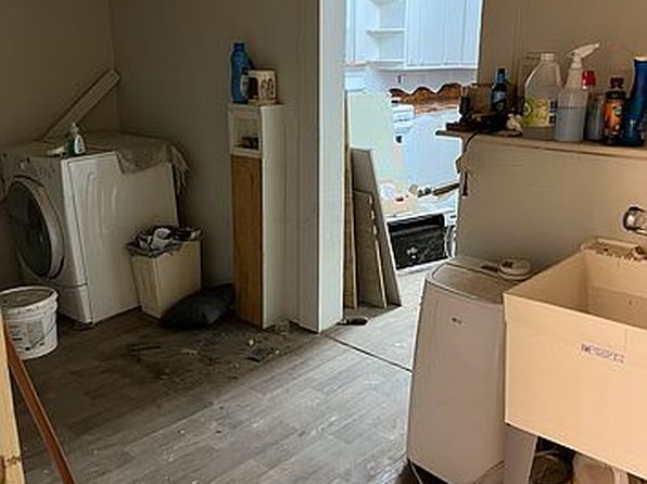 310 E Fannin St, De Kalb, TX 75559