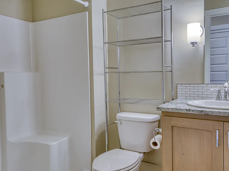 1818 S Grant Ave — Photo 24