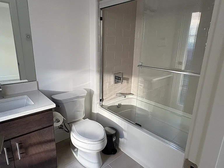 947 W McGraw St #41 — Photo 20