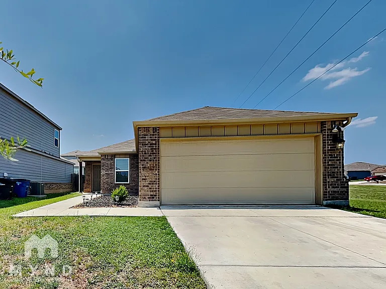 210 Savage St — Photo 2