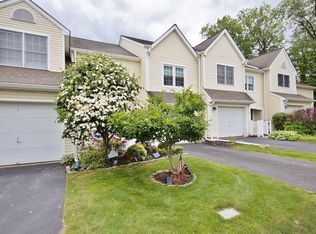 3 Wellington Ct, Fishkill, NY 12524
