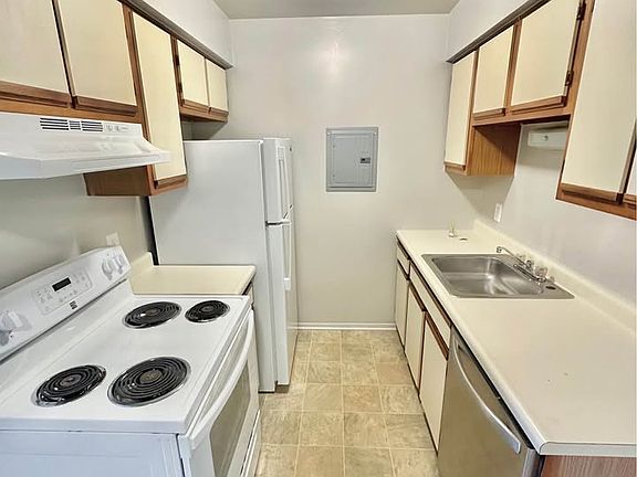 2nd image of 35480 Klix St #101
