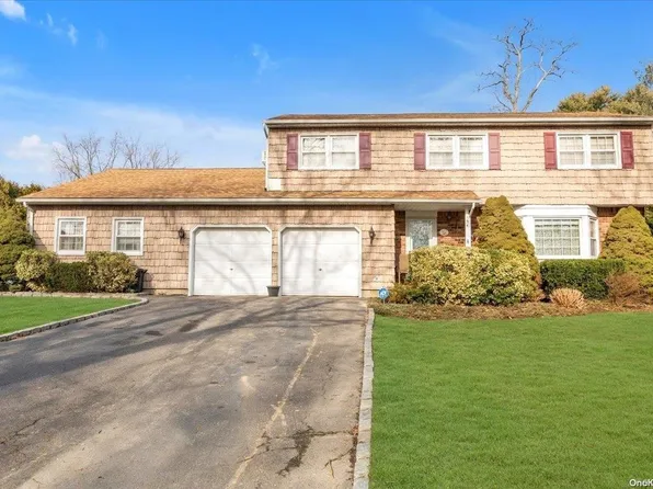 154 Chaffey Court, Dix Hills, NY 11746