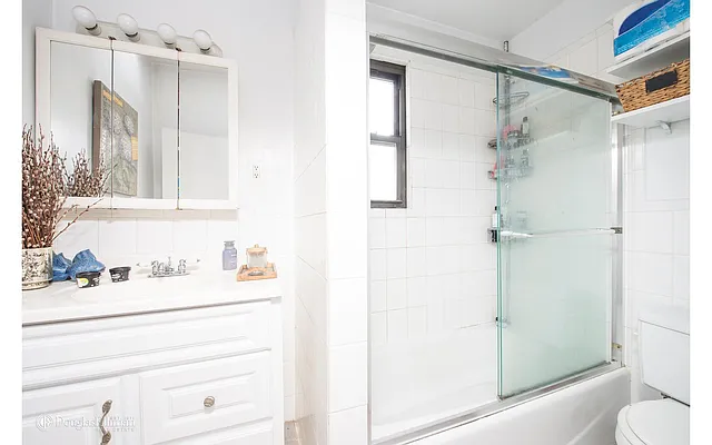 Rented by Douglas Elliman | media 27